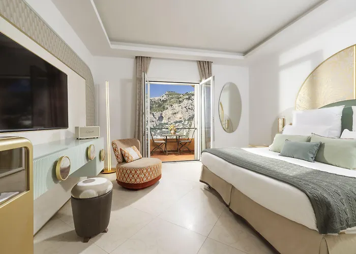 Punta Tragara Отель Капри